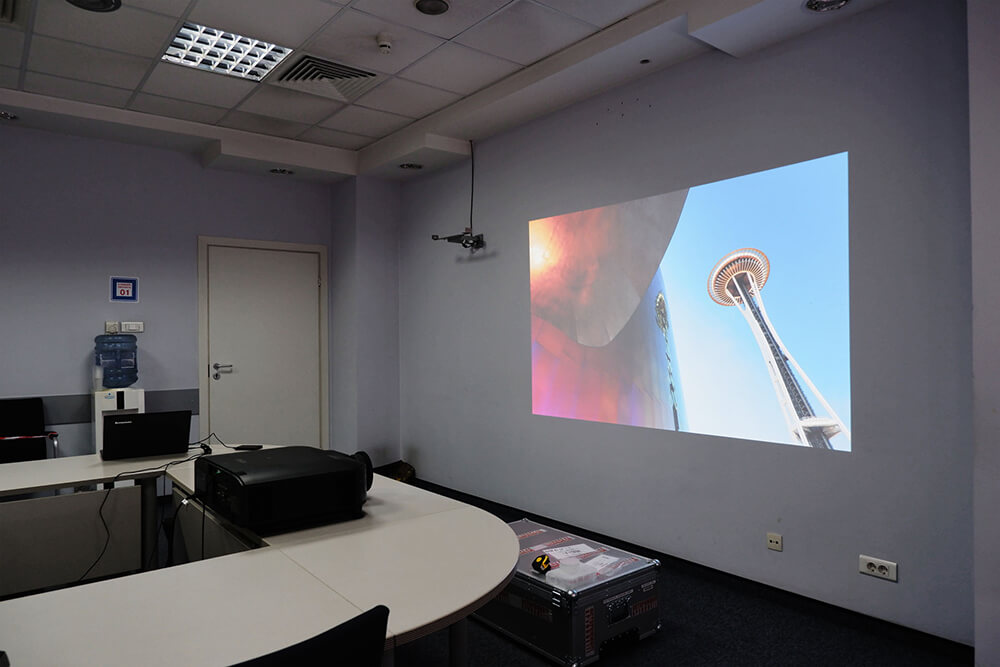 Офисный лазерный проектор