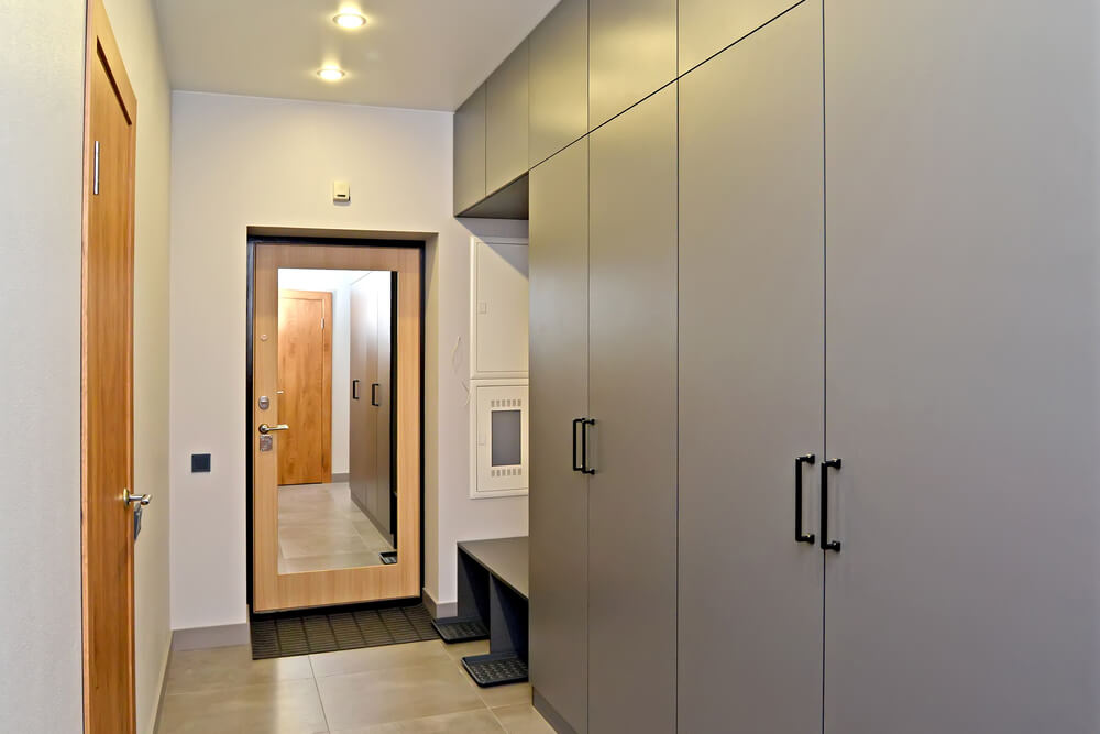 Зеркало на входной двери Зеркало на входной двери