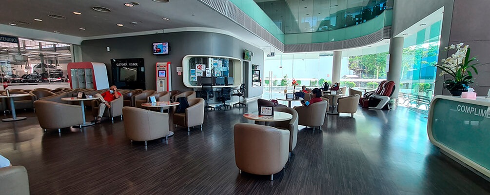 Зона ожидания в автоцентре